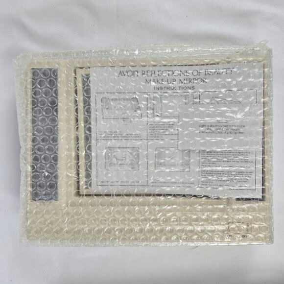 VTG Avon Light Up Make Up & Magnifying Mirror Battery Operated NWT Dead Stock - Picture 3 of 12